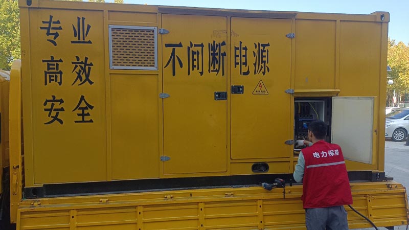 确山柴油发电机组和UPS电源配合使用时，如何避免切换过程中的电力中断？